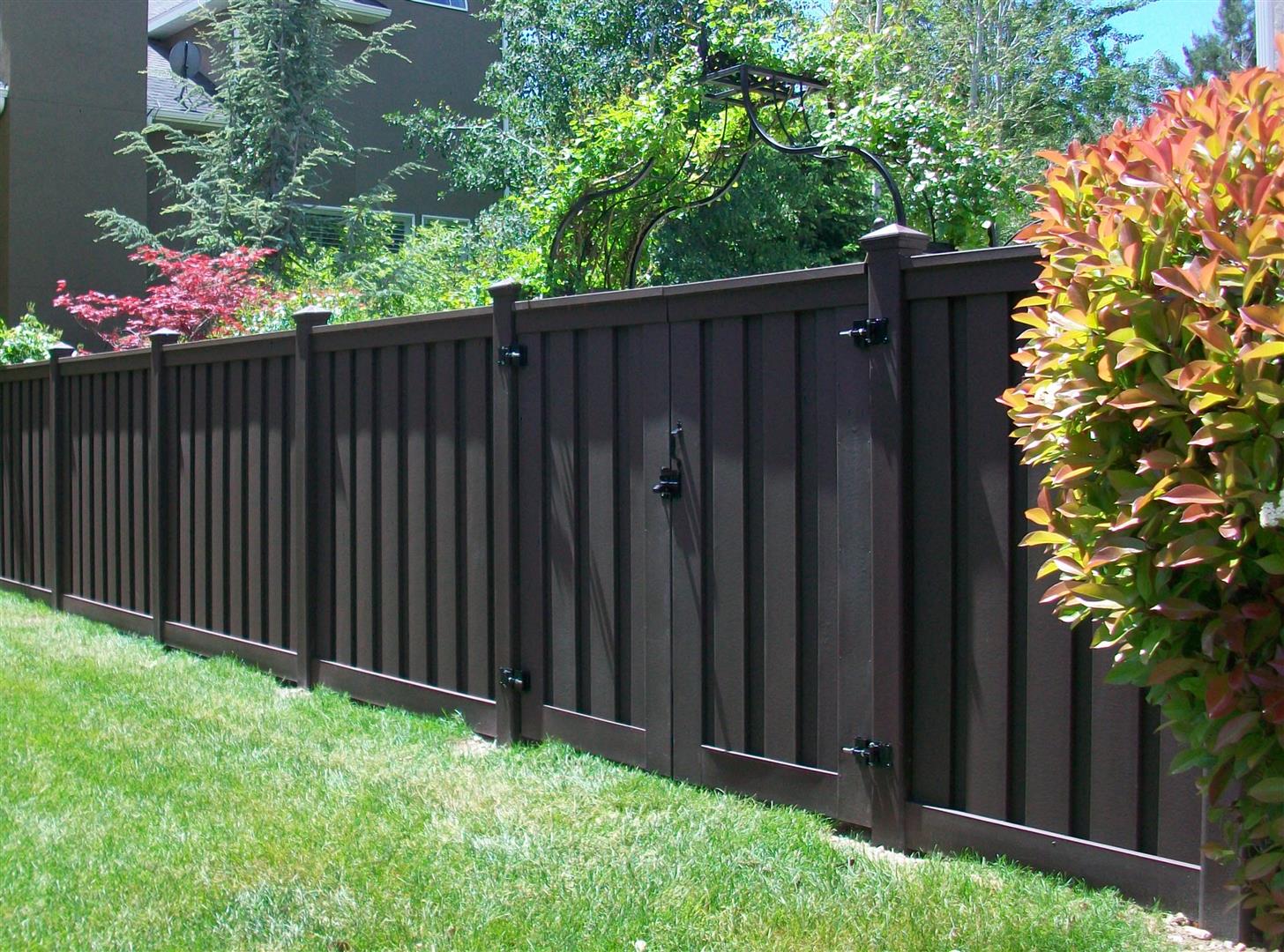 Outdoor Fence Maintenance